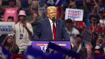 Trump promete fecundación in vitro gratuita si gana las elecciones