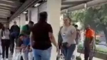 Metro General Anaya ambulantes pegan