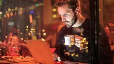 persona_navegando_en_internet