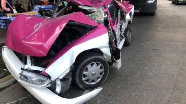trailer aplasta taxi Iztapalapa Granjas San Antonio
