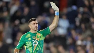 Dibu Martinez mejor portero premio Yashin
