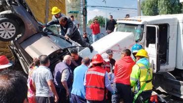 (fotos y videos) Fuerte accidente en la autopista México-Puebla