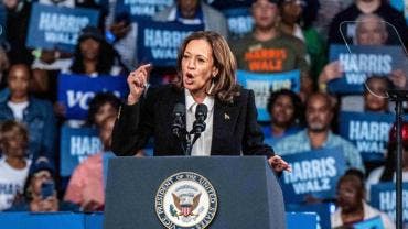 Harris critica a Trump por haber dicho que quería generales como los de Hitler