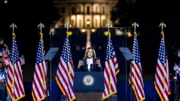 Kamala Harris pasar pagina Trump