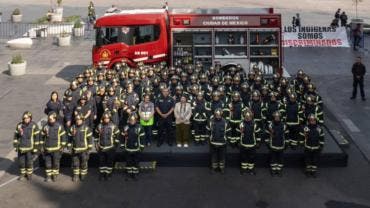 Brugada refuerza Bomberos de CDMX con 11 unidades nuevas y promete 100 más