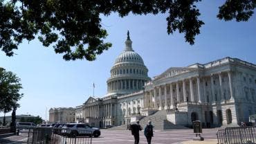 detienen hombre Capitolio olor combustible