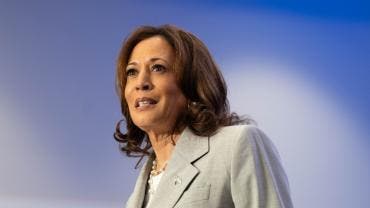 Harris promete a Trump trabajar por una 'transición pacífica', diferente a la de 2020