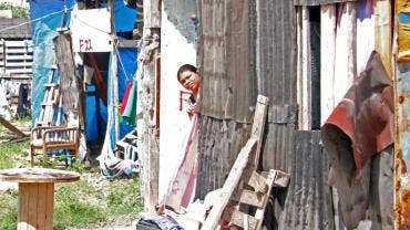 Pobreza en Latinoamérica baja al 27.3% en 2023, el nivel más bajo desde 1990