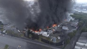 Incendio consume fábrica de plásticos en Apodaca, NL; no hay lesionados