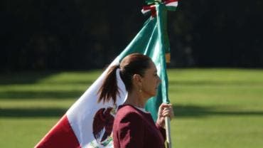 reivindica soberania Sheinbaum Dia Bandera