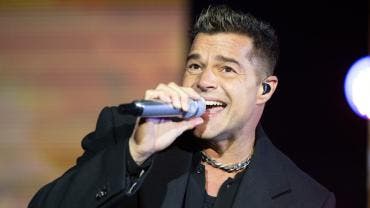 Ricky Martin lanza colección en vinilo de 'PAUSA' y 'PLAY' con colaboraciones de Bad Bunny y otros