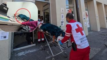 FOTOS  Banco obliga a abuelita a ir en ambulancia a sucursal en San Luis Potosí
