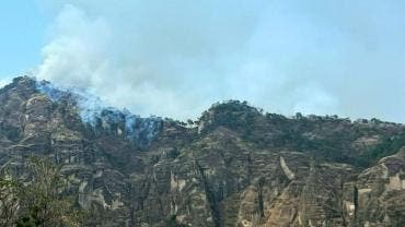 Controlan 70% del incendio forestal en el Parque Nacional ‘El Tepozteco’