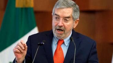 De la Fuente pide redoblar esfuerzos en atención a mexicanos en EU