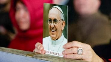 El papa se asomará desde el hospital el domingo, la primera aparición desde su ingreso