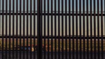 EU construye muro sobre canal del río Tijuana pese a tratados que lo impedían