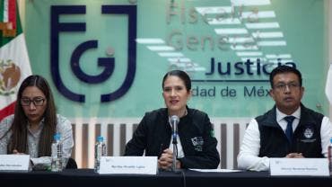 Fatima N se avento primer piso escuela Bertha Alcalde Lujan