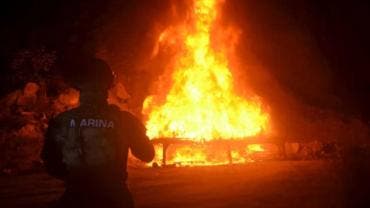 FOTOS  Semar incinera casi 2 toneladas de cocaína en Guerrero