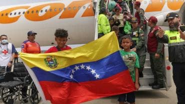 regresan 20 ninos venezolanos solos Mexico