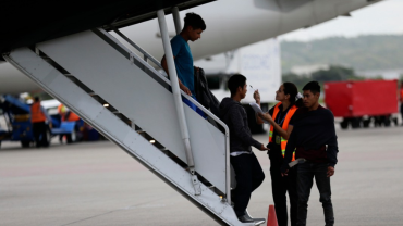  EU y Guatemala suspenden temporalmente deportación de migrantes