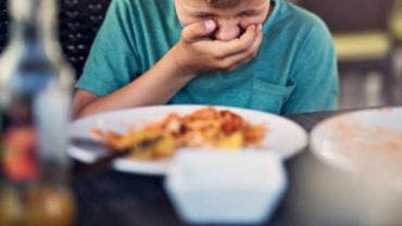 Más de 50 estudiantes intoxicados en Perú por alimentos de programa social