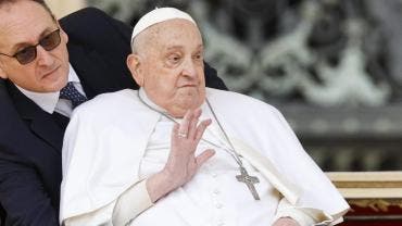 papa Francisco reaparece sin oxigeno