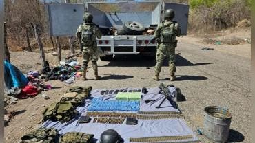 Aseguran arsenal y vehículo blindado tras ataque a convoy; hay tres militares heridos