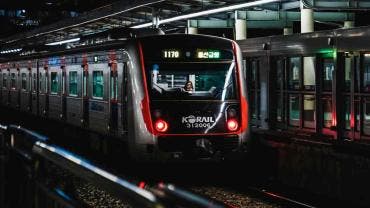 Evacúan a 400 pasajeros por incendio provocado en el metro de Seúl