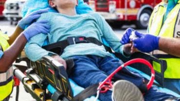 Hombre da brutal golpiza a adolescente por hablarle a su novia en Torreón