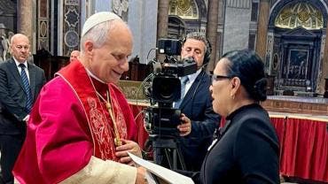 Rosa Icela Rodriguez entrega carta invita papa Leon XIV Mexico
