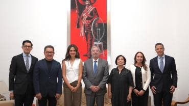 senadores viajaran EU impuesto remesas