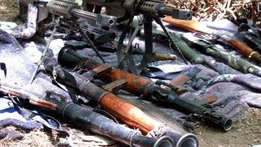 caen tres personas arsenal armas Monterrey