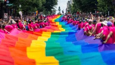 Marcha del Orgullo en Washington desafía a Trump ‘Nuestros derechos no se tocan’