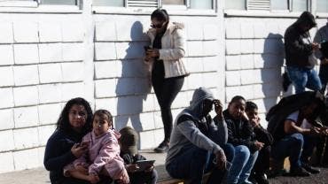 Morena plantea inscribir extranjeros Renapo