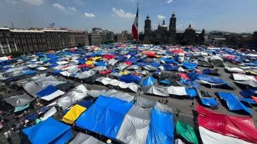 Seccion 22 CNTE comienza quitar planton Zocalo CDMX