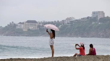 Sheinbaum pide poblacion refugiarse huracan Erick