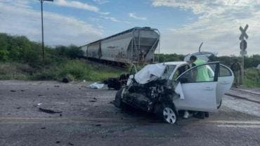 Tren embiste a vehículo que intentó ganarle el paso en Tamaulipas; tres lesionados