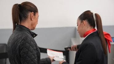 viaja Sheinbaum avion comercial G7 Canada