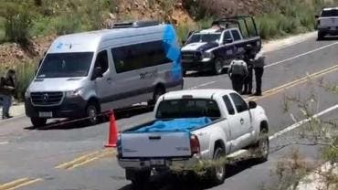 Ataque armado a camioneta de turistas en Zacatecas deja dos muertos
