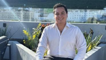 Arturo Flores