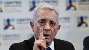 condenan carcel Alvaro Uribe Colombia