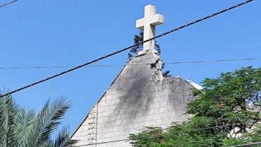 Israel atribuye a un ‘desvío involuntario’ el ataque a la única iglesia católica de Gaza
