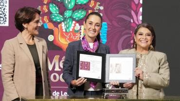 presentan timbre postal 700 anos Mexico Tenochtitlan