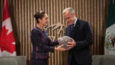 Sheinbaum dialoga Mark Carney