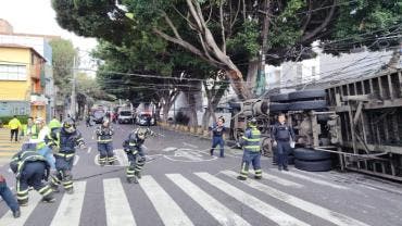 vuelca camion basura San Antonio Abad colonia Obrera