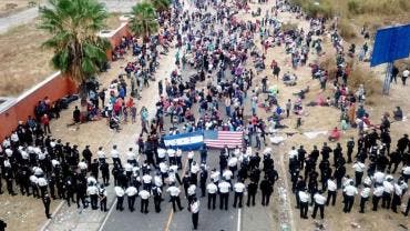 Caravana de más de 6 mil migrantes hondureños continúa varada en Giatemala