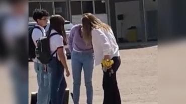 (Video) ¡Impactante agresión en el CBTIS 89 de Durango! Señora ataca brutalmente a alumna 