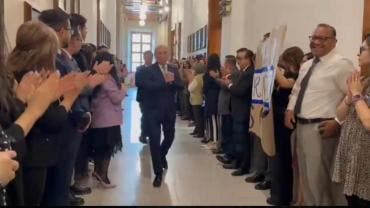 Despiden con aplausos a ministros de la SCJN; así fue su última sesión