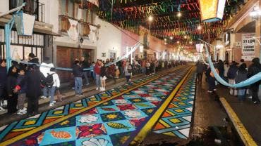 Fotos: Tlaxcala se llena de color con tapetes monumentales en ‘La Noche que Nadie Duerme’