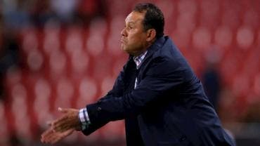 El peruano Reynoso quiere inyectar a Cruz Azul un juego veloz y vertical